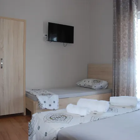 Edola Pensionat 3*